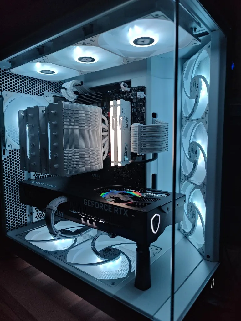 1440p Pure Performance Rig White RGB Night Illumination