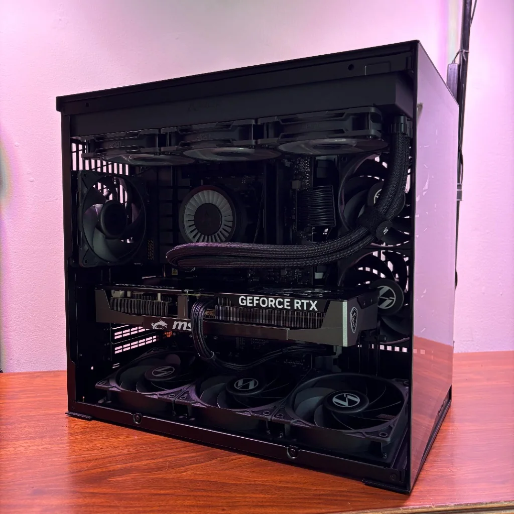 The Halo Rig Custom Loop 3/4 Perspective Angle