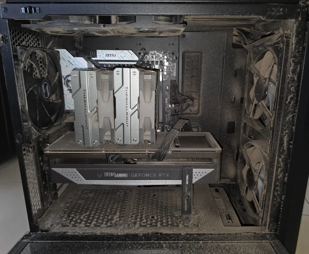 Thermal Heatsink and Dust-Blocked Fans Before Cleaning
